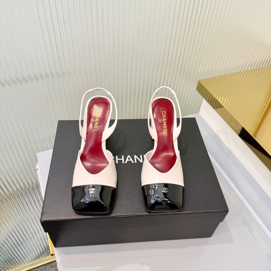 Chanel Slingback Block Heel  Beige & Black  Patent. Salto 9 cm.