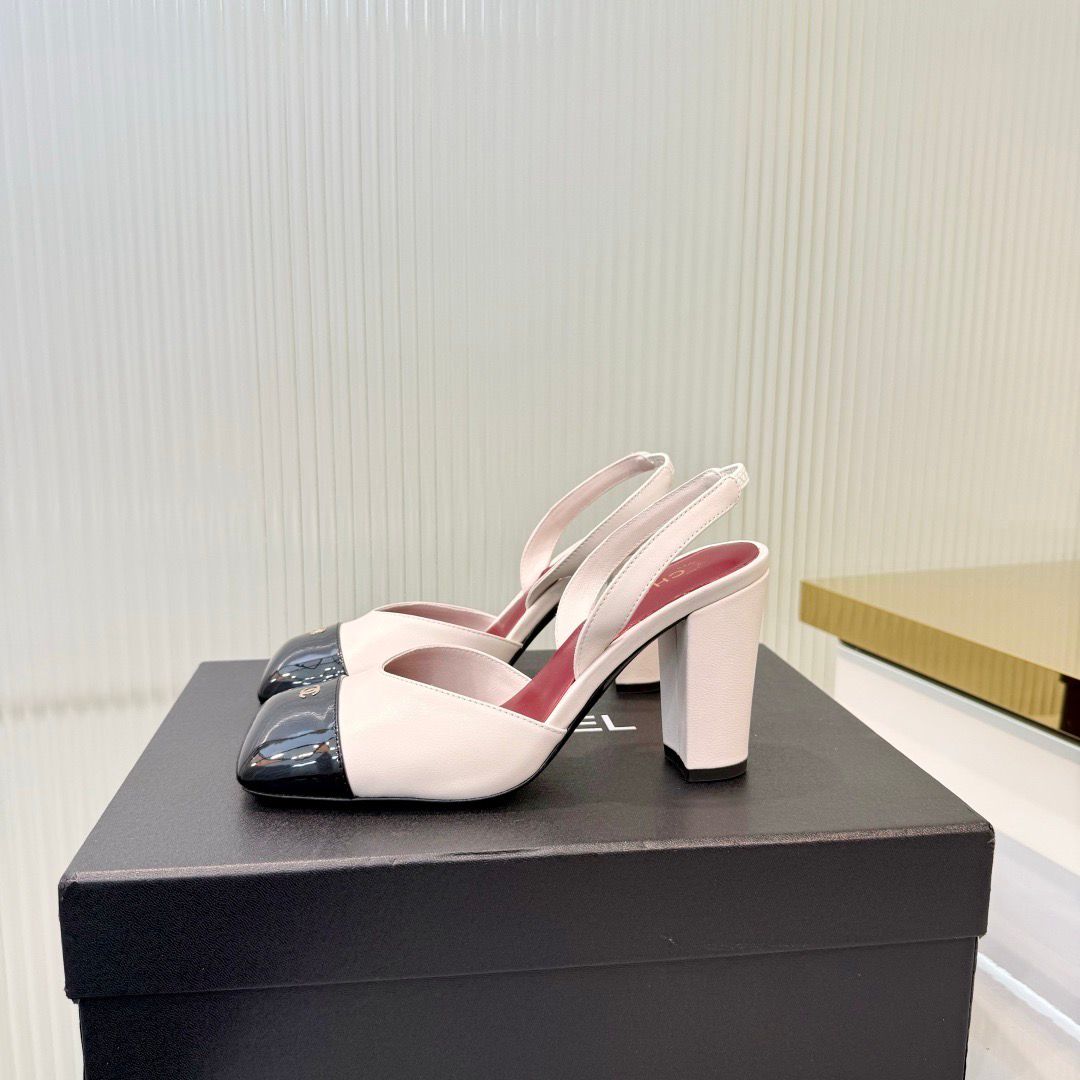 Chanel Slingback Block Heel  Beige & Black  Patent. Salto 9 cm.