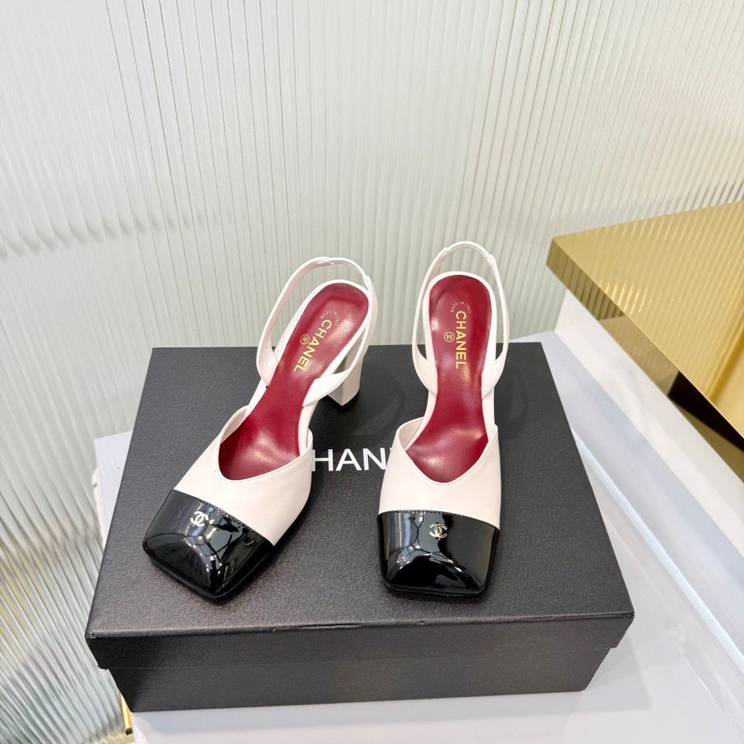 Chanel Slingback Block Heel  Beige & Black  Patent. Salto 9 cm.