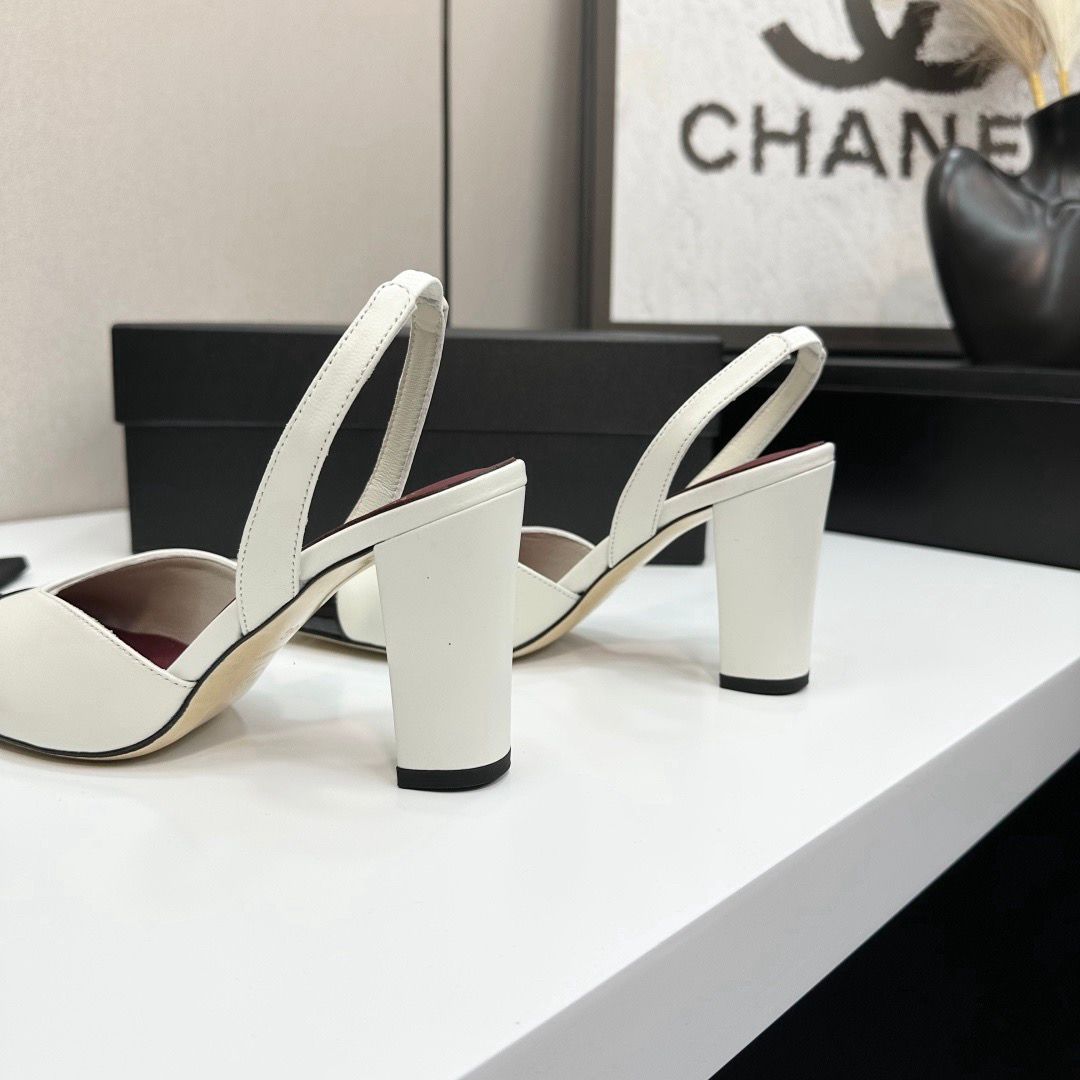 Chanel Slingback Block Heel  White & Black  Patent. Salto 9 cm.