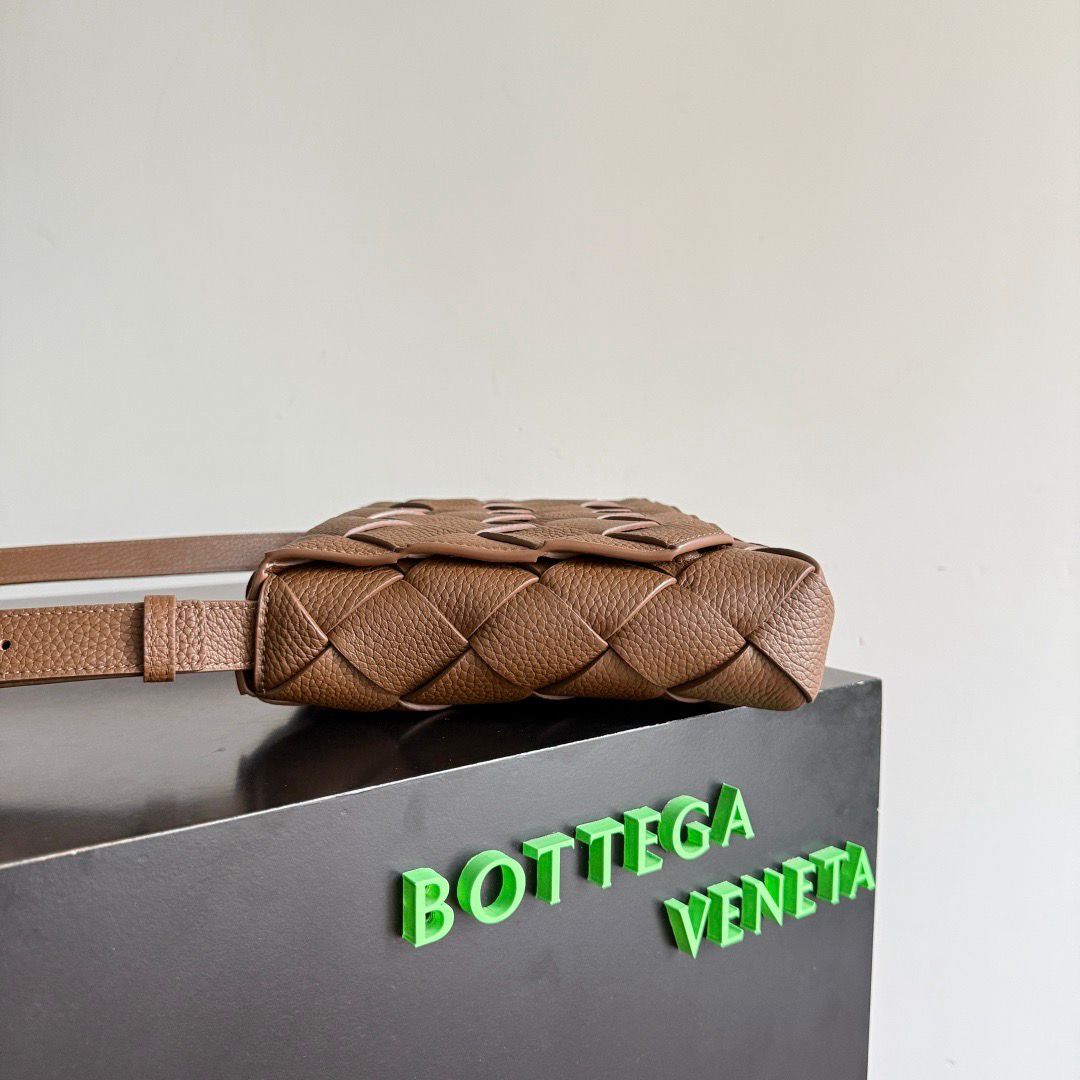 Bottega Veneta Cassette Intrecciato Leather Bag Caramel .