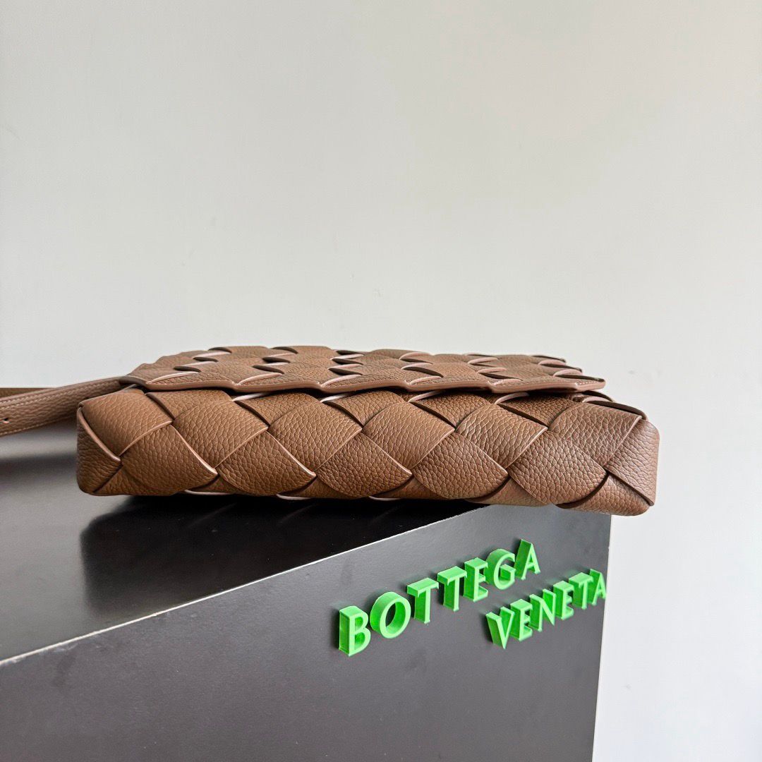 Bottega Veneta Cassette Intrecciato Leather Bag Caramel .