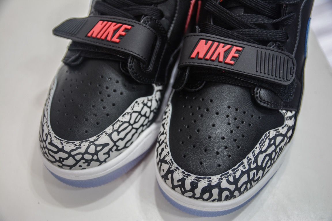 Jordan Tênis Air Legacy 312 Low na cor preta e Wolf Grey .