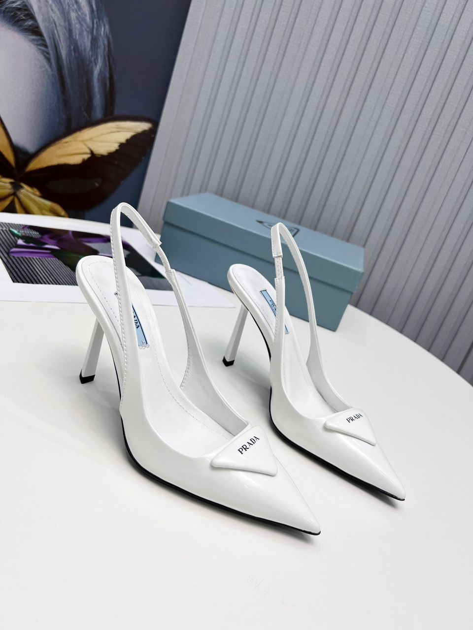 Prada Scarpin Slingback White .
