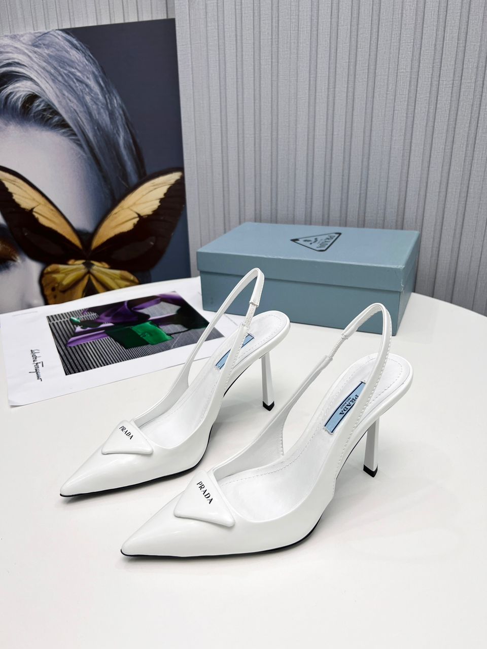 Prada Scarpin Slingback White .