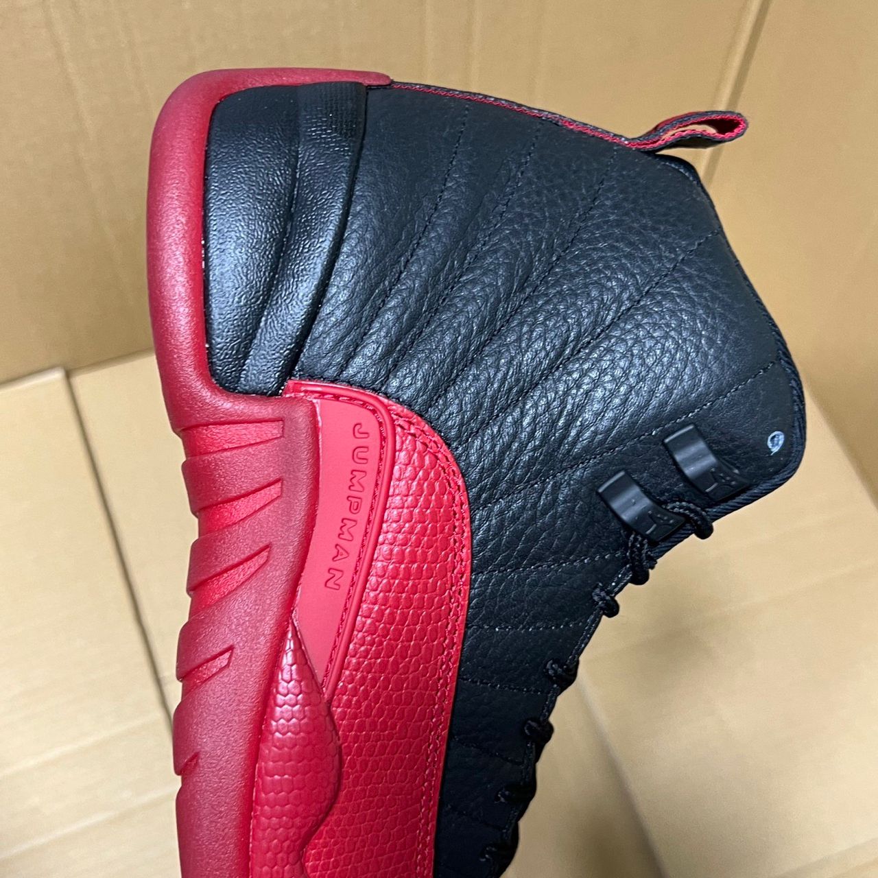 Air Jordan 12 Retro "Flu Game" (Varsity Red) .