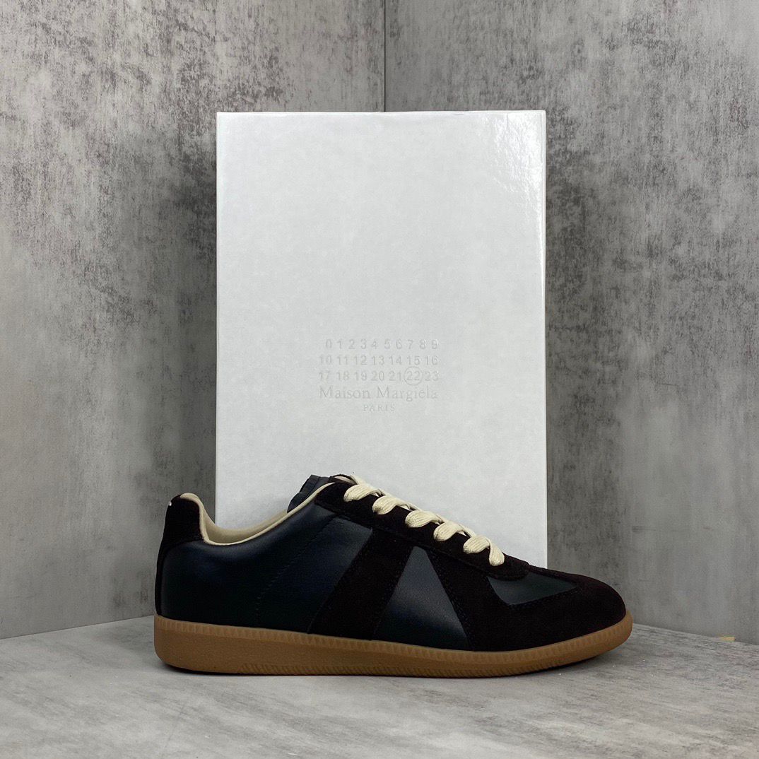 Maison Margiela Black/ebony .