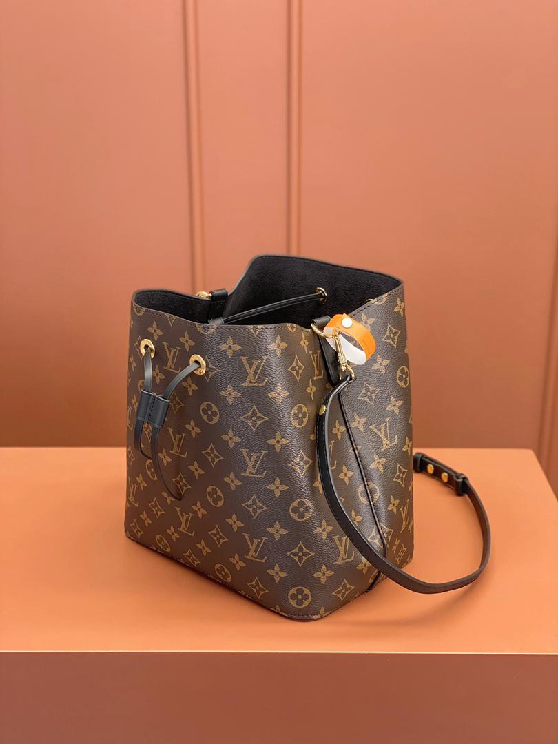 Louis Vuitton NéoNoé MM Monogram Canvas Black .