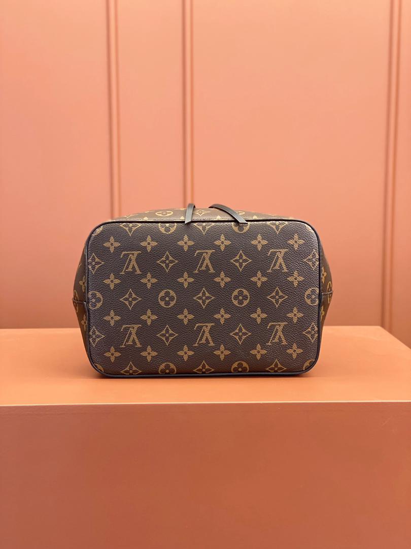 Louis Vuitton NéoNoé MM Monogram Canvas Black .