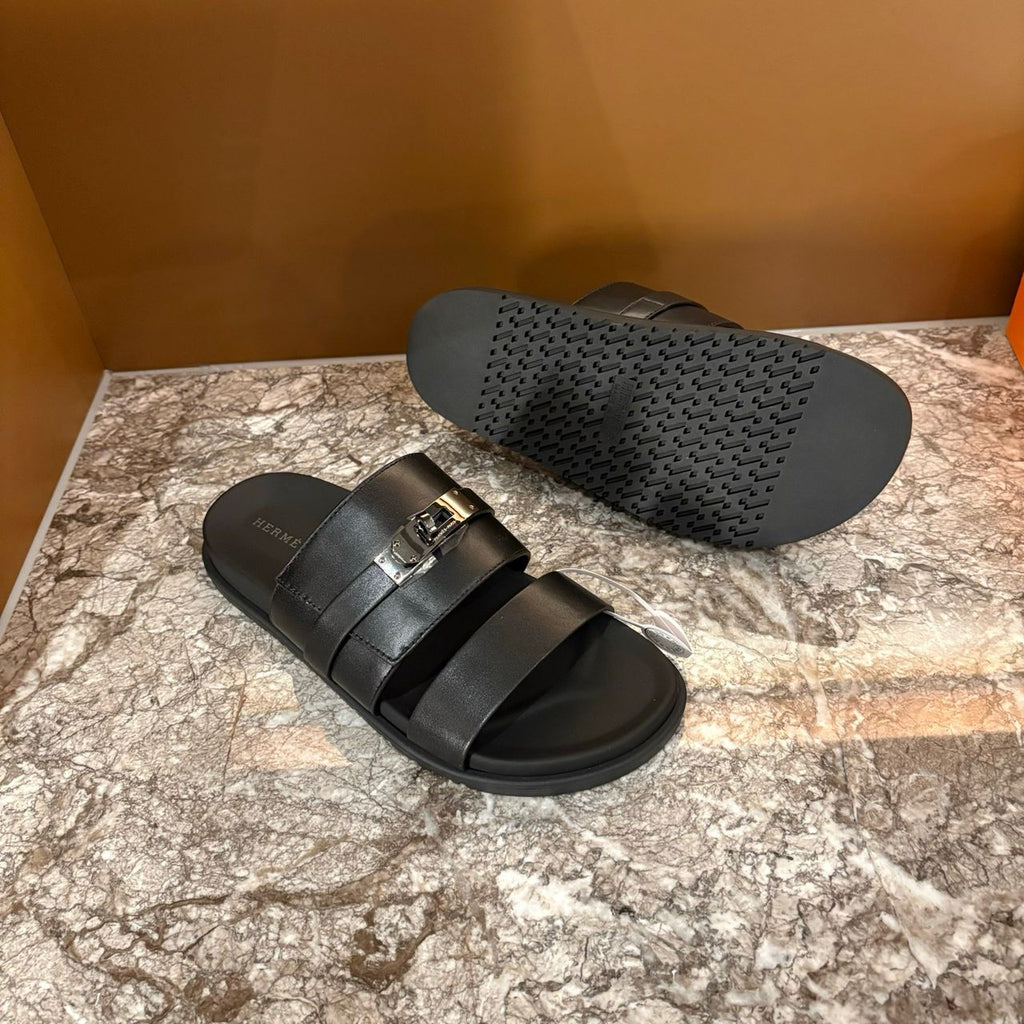 Sandália Hermès Jackson em Couro Preto .