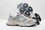 Tênis New Balance 9060 em Mesh e Camurça Off White .