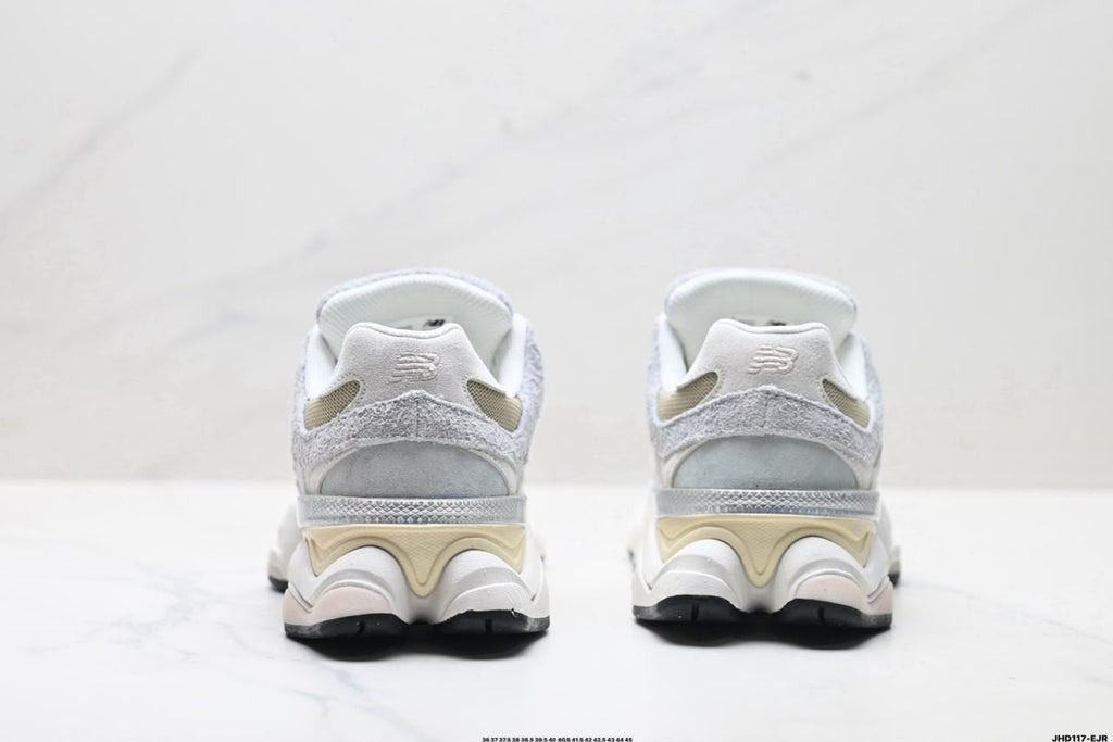 Tênis New Balance 9060 em Mesh e Camurça Off White .