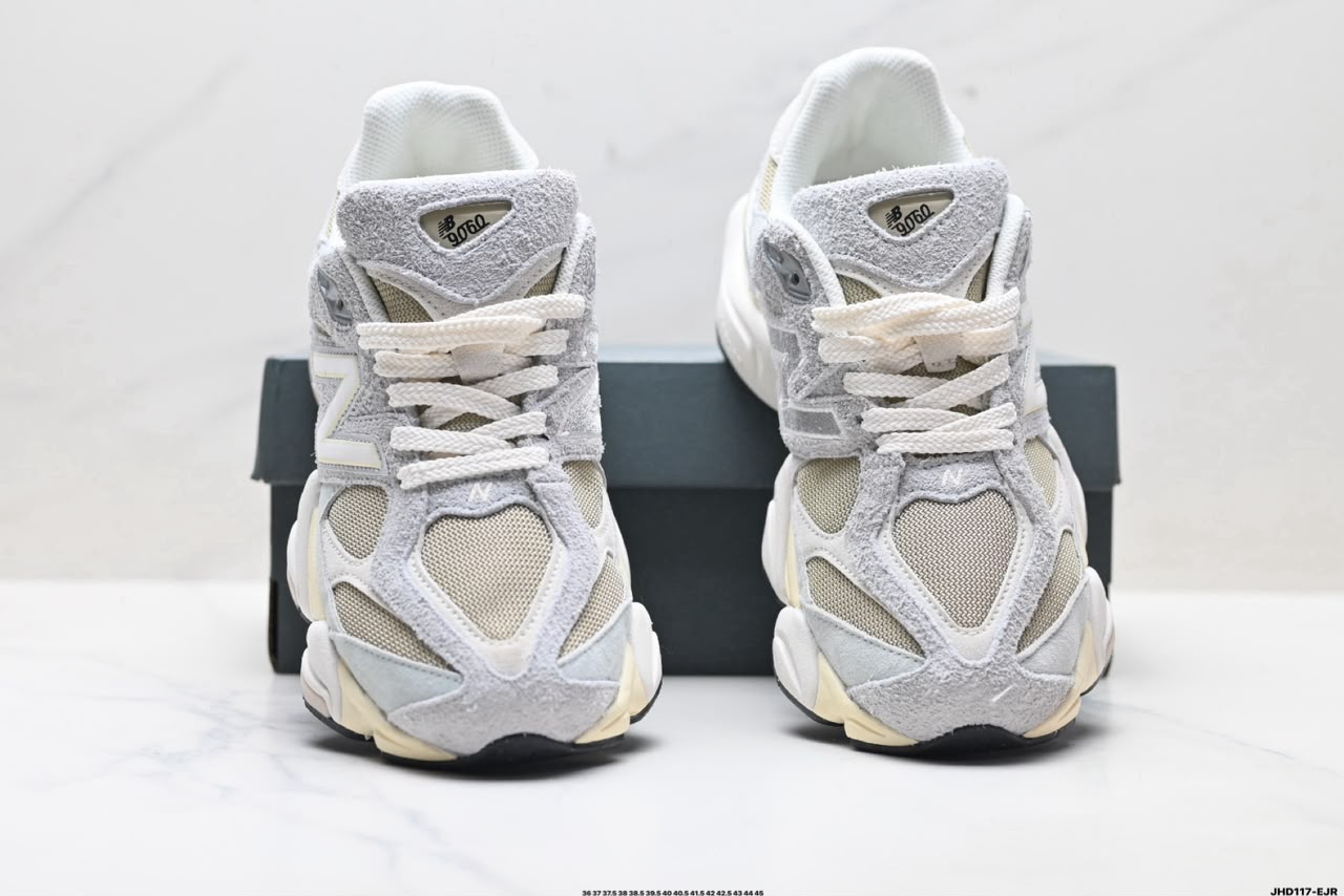 Tênis New Balance 9060 em Mesh e Camurça Off White .