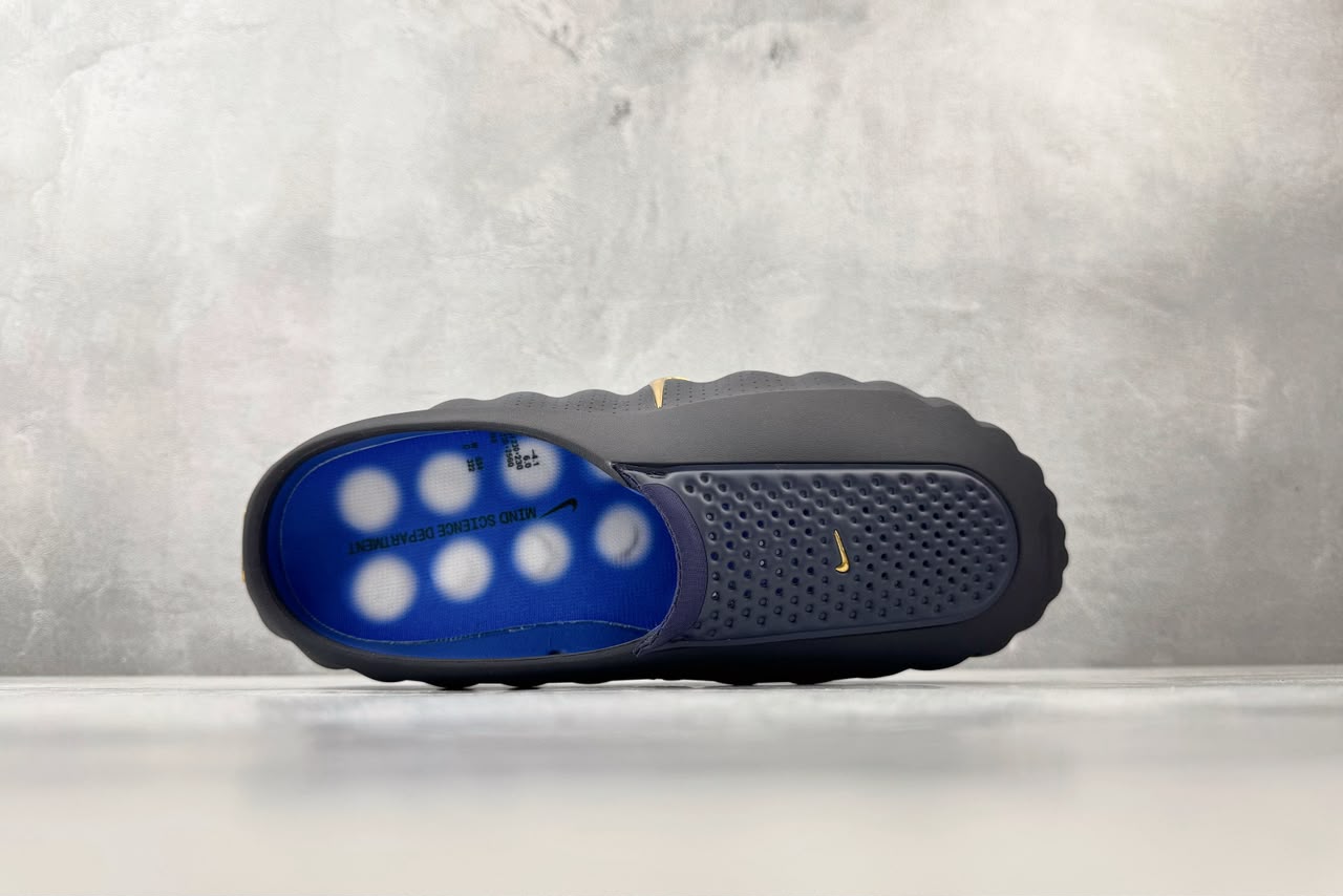 Nike Mind Slide Azul e Preto .