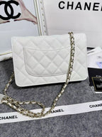 Bolsa CHANEL WOC White ferragens douradas