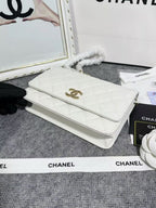 Bolsa CHANEL WOC White ferragens douradas