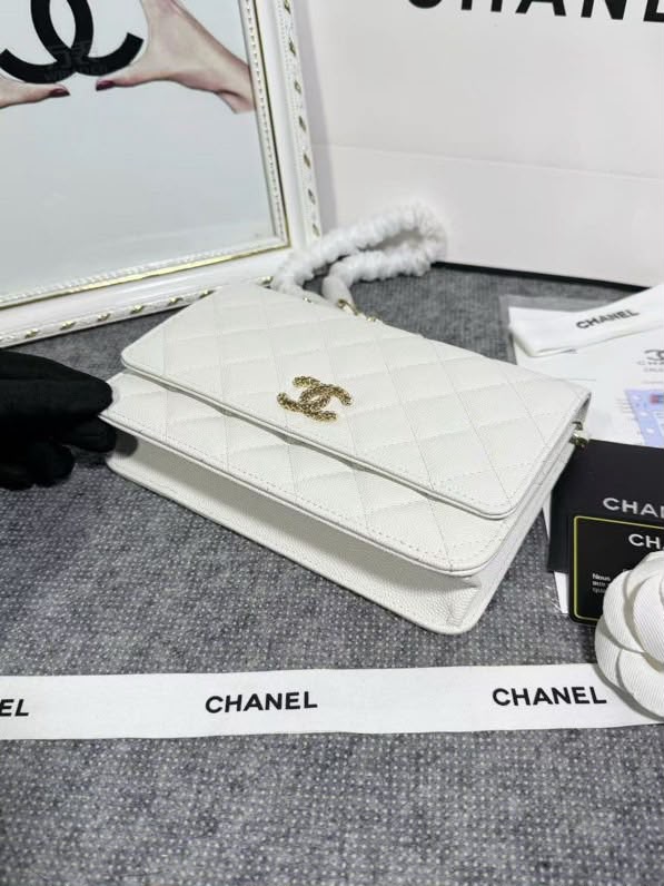 Bolsa CHANEL WOC White ferragens douradas