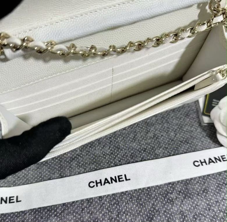 Bolsa CHANEL WOC White ferragens douradas