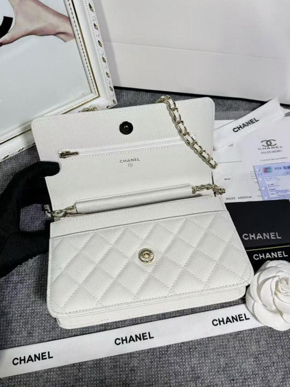 Bolsa CHANEL WOC White ferragens douradas