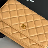 Bolsa CHANEL WOC bege ferragens douradas