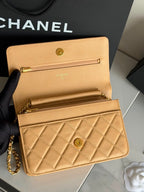 Bolsa CHANEL WOC bege ferragens douradas