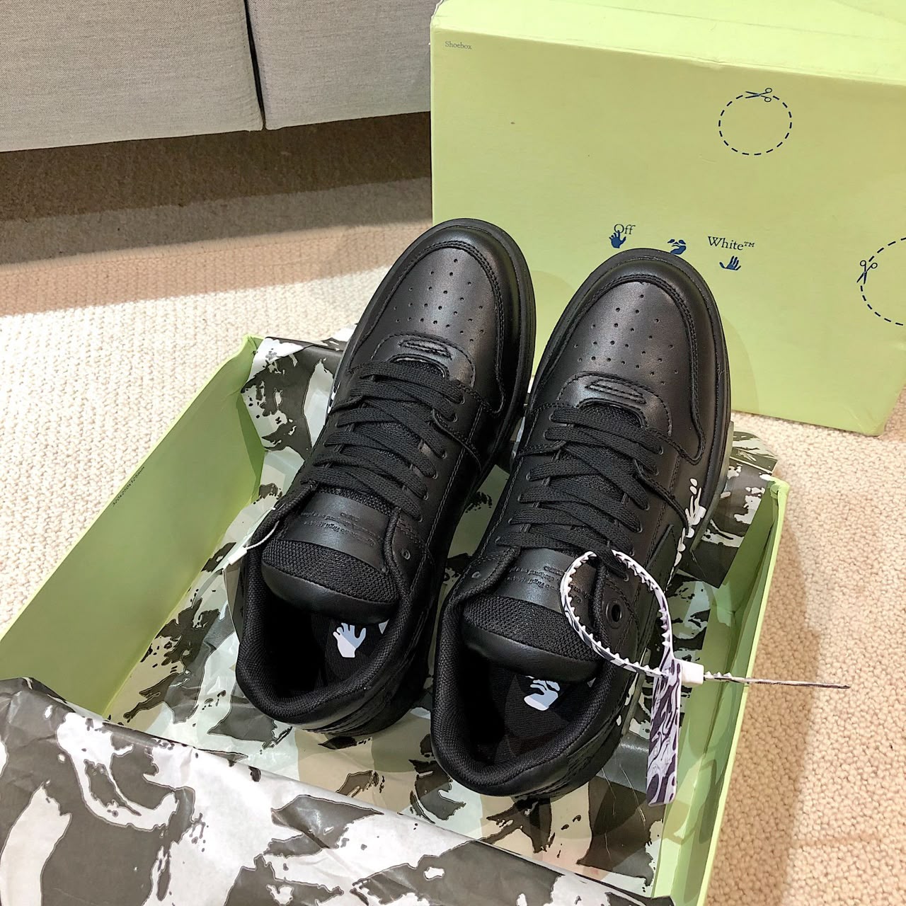 Off-White Out Of Office "FOR WALKING" Black White .