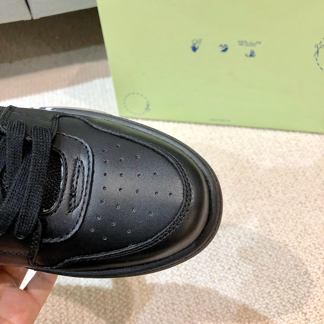 Off-White Out Of Office "FOR WALKING" Black White .