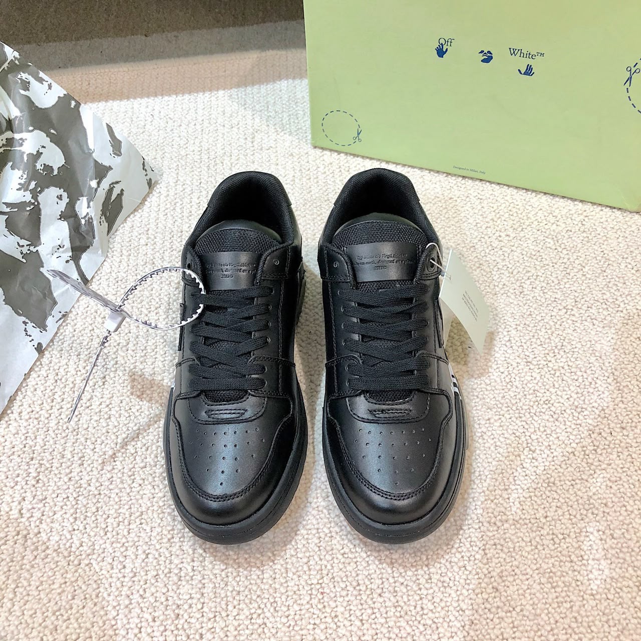 Off-White Out Of Office "FOR WALKING" Black White .