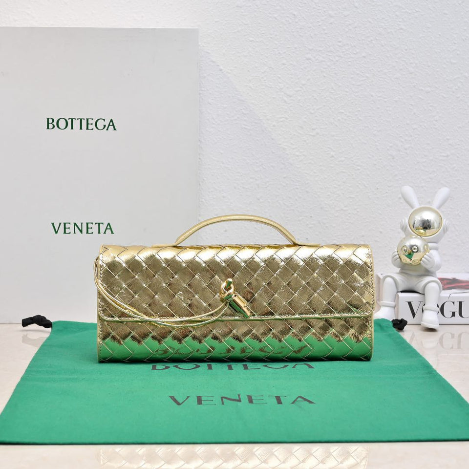 Bolsa Clutch Andiamo Champagne gold Bottega Veneta .