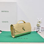 Bolsa Clutch Andiamo Champagne gold Bottega Veneta .
