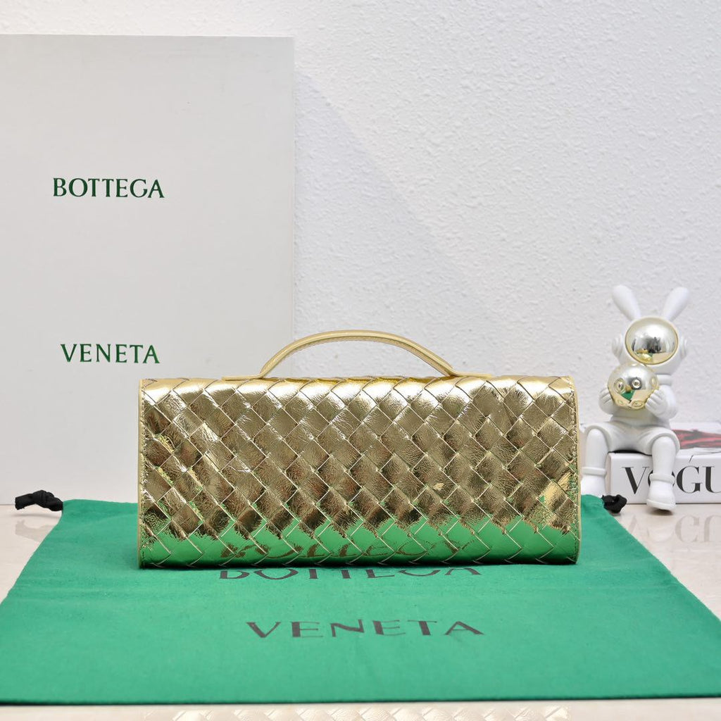 Bolsa Clutch Andiamo Champagne gold Bottega Veneta .