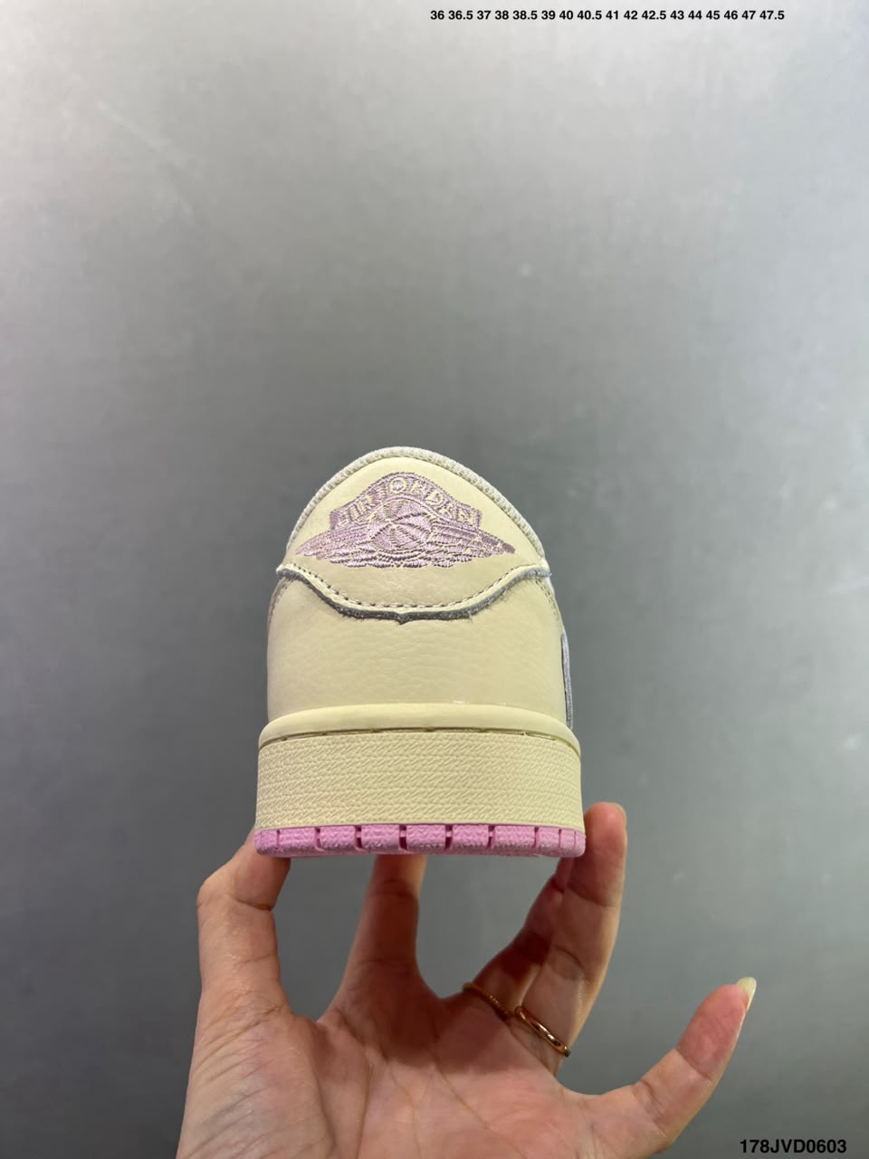 Air Jordan 1 Low Travis Scott muslin and shy pink