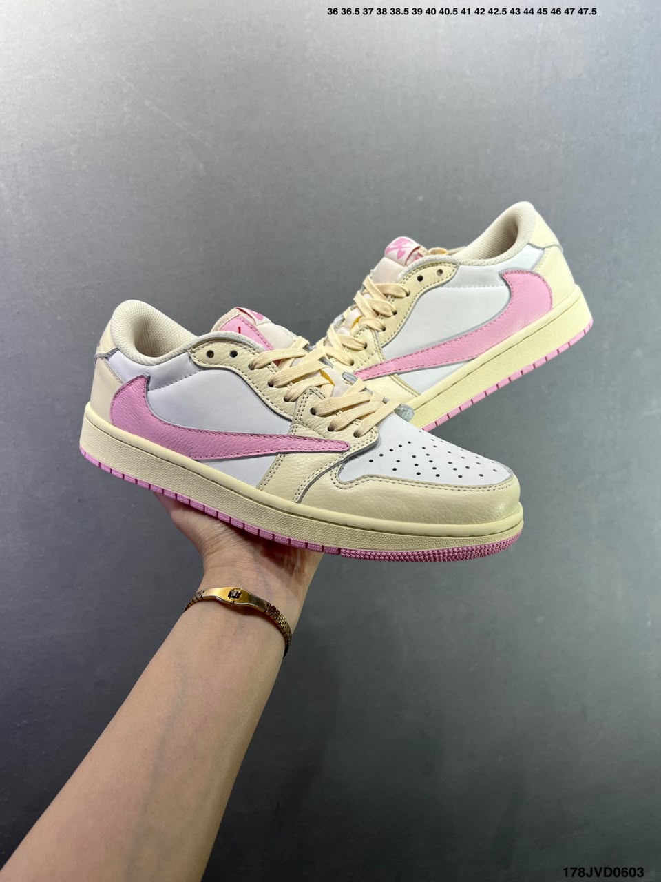 Air Jordan 1 Low Travis Scott muslin and shy pink