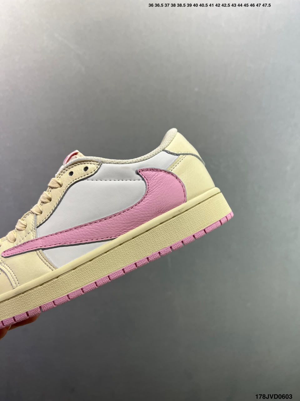 Air Jordan 1 Low Travis Scott muslin and shy pink