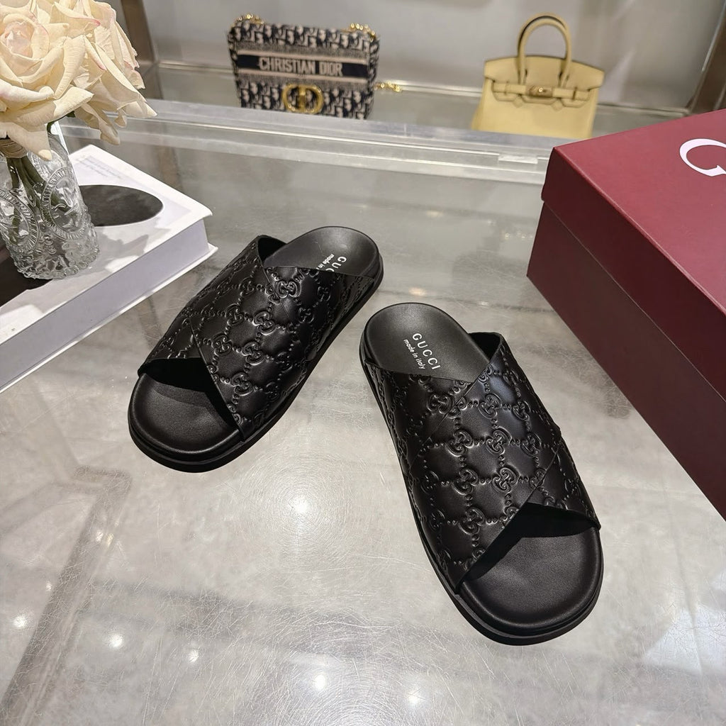 Sandália Gucci Slide com Estampa GG