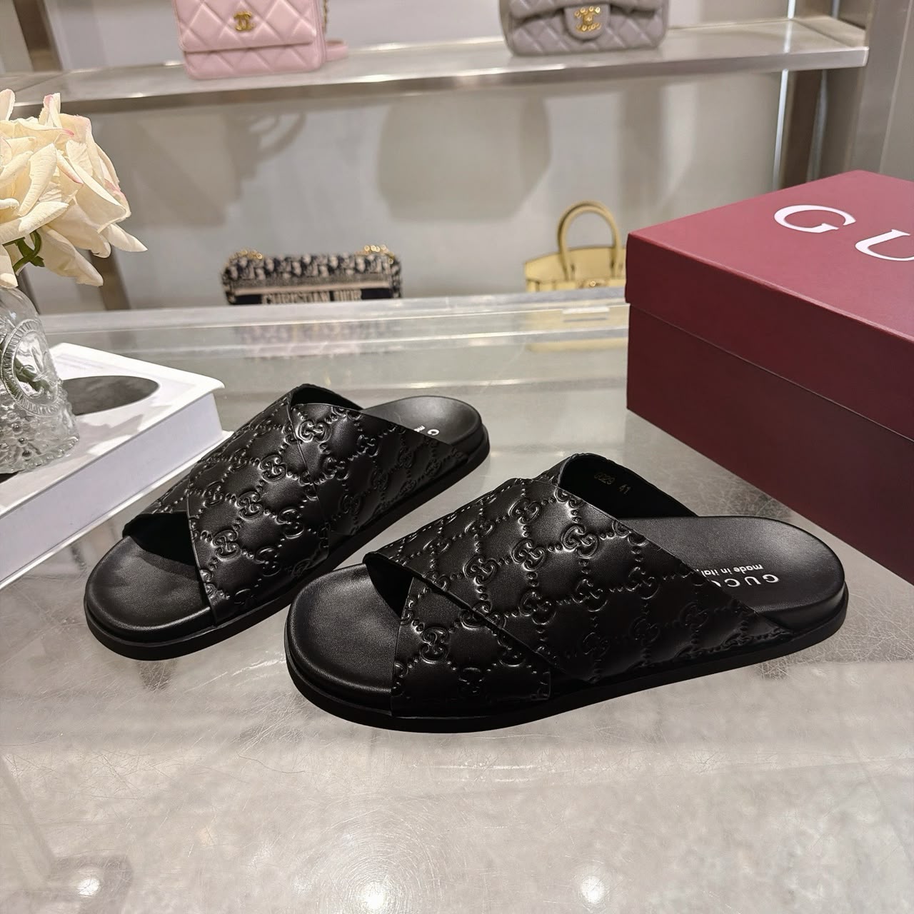 Sandália Gucci Slide com Estampa GG