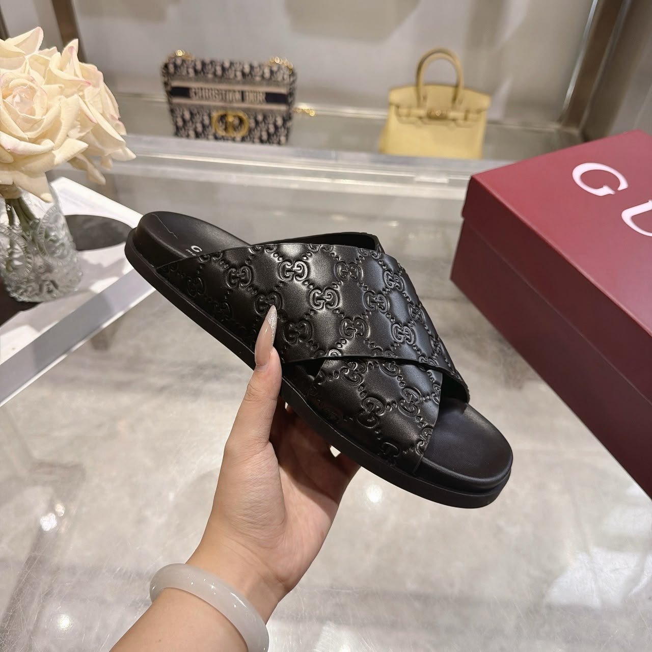 Sandália Gucci Slide com Estampa GG