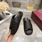 Sandália Gucci Slide com Estampa GG