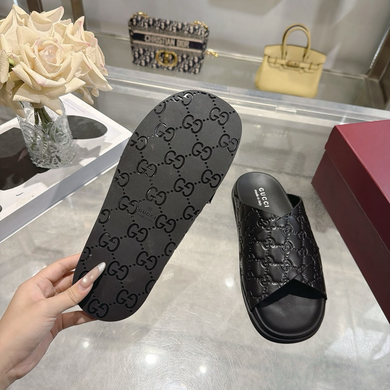 Sandália Gucci Slide com Estampa GG