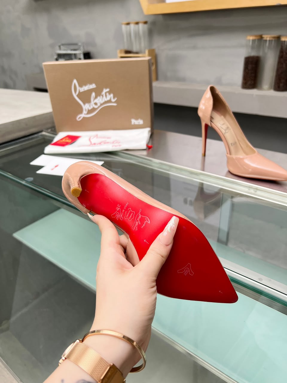 Christian Louboutin Kate nude .