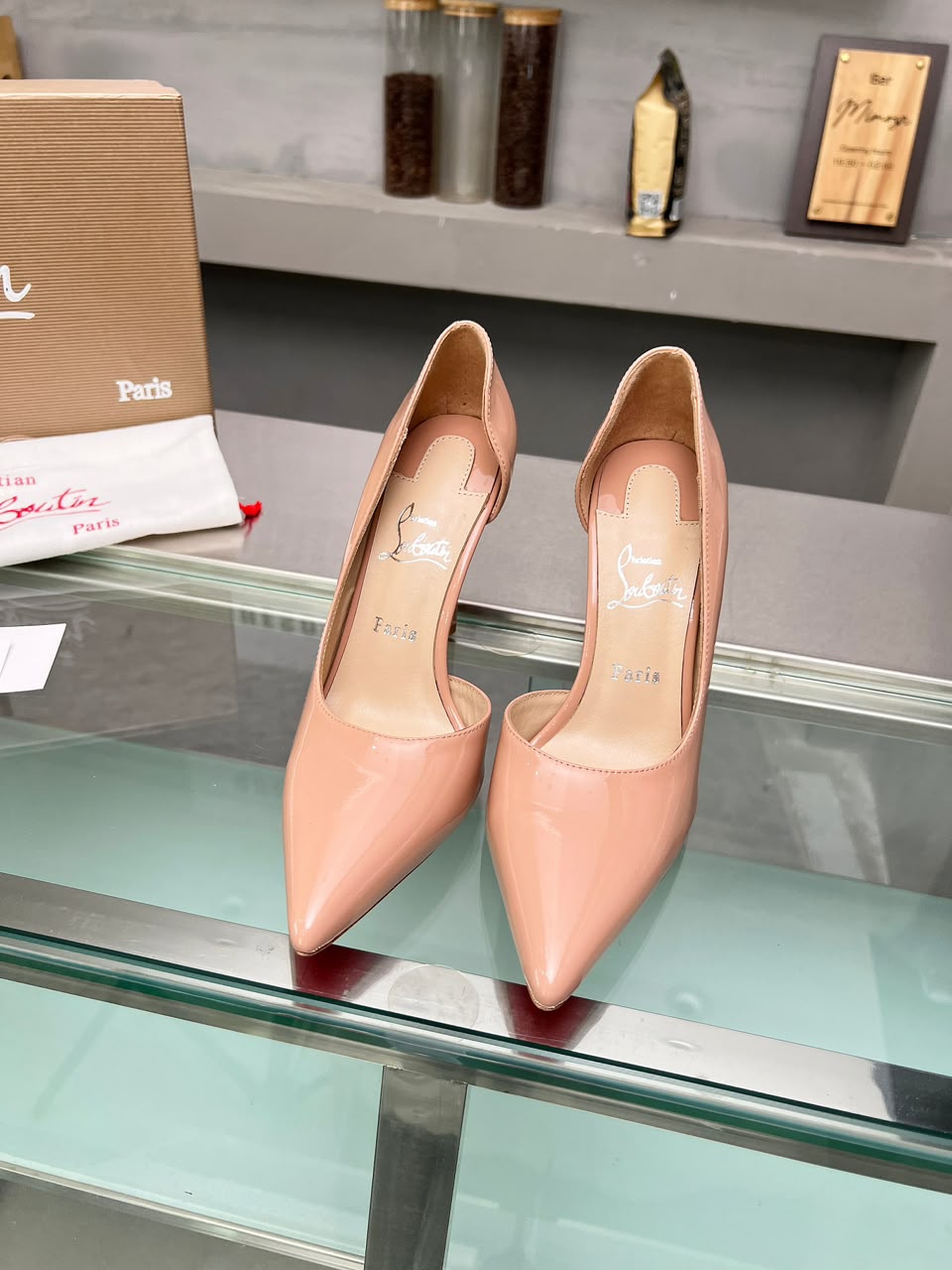 Christian Louboutin Kate nude .