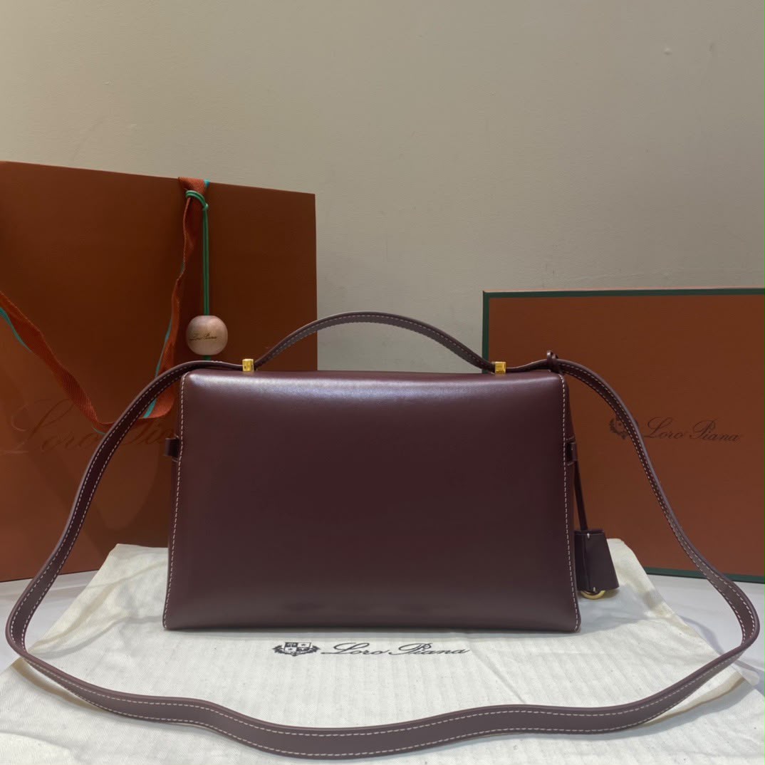 Extra Bag L27 da Loro Piana .