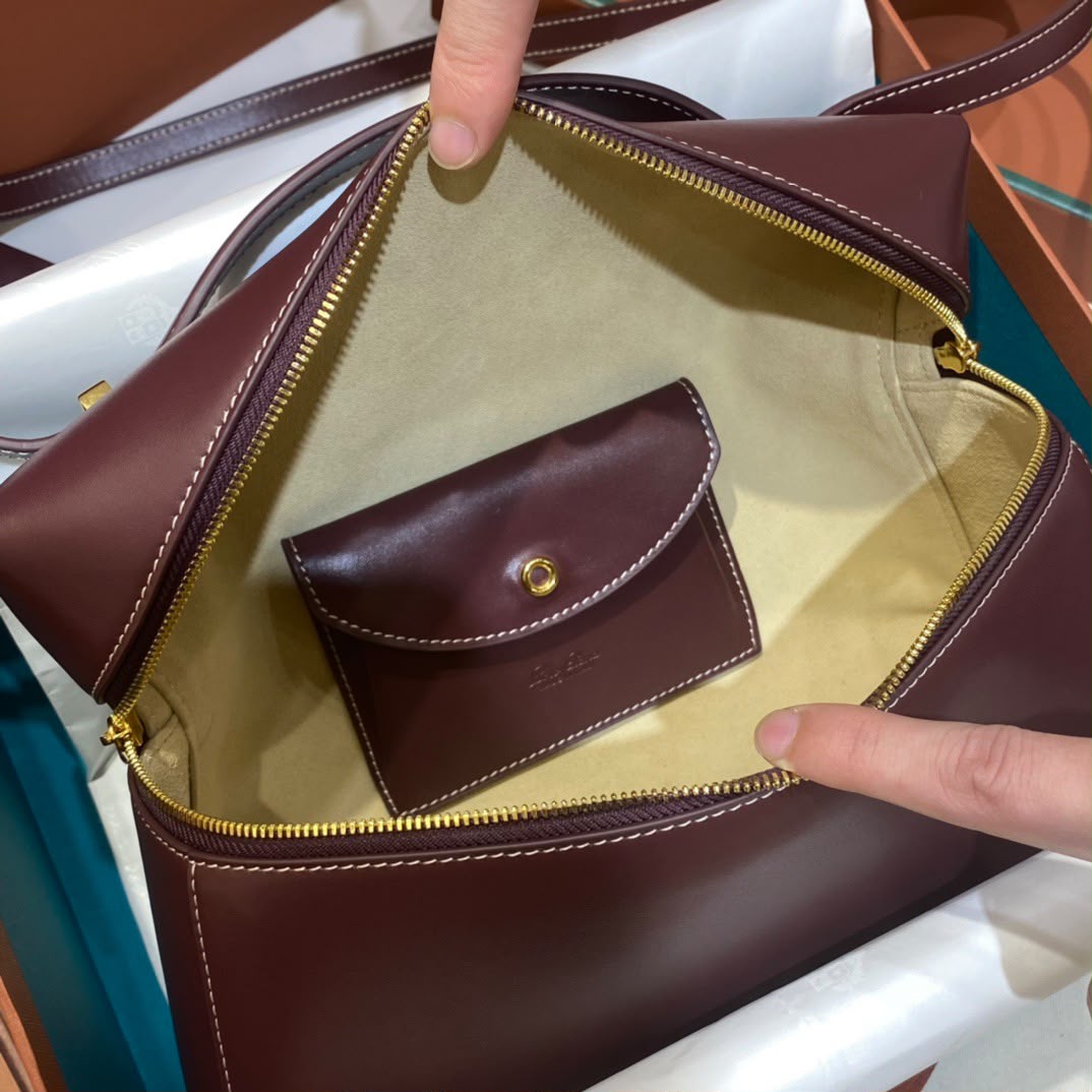 Extra Bag L27 da Loro Piana .
