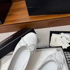 Chanel - Sapatilhas all  White.