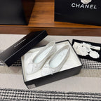 Chanel - Sapatilhas all  White.