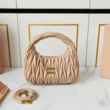 BOLSA Miu Miu Wander Matelasse Nappa Leather Hobo Bag Pink .