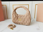 BOLSA Miu Miu Wander Matelasse Nappa Leather Hobo Bag Pink .