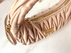 BOLSA Miu Miu Wander Matelasse Nappa Leather Hobo Bag Pink .
