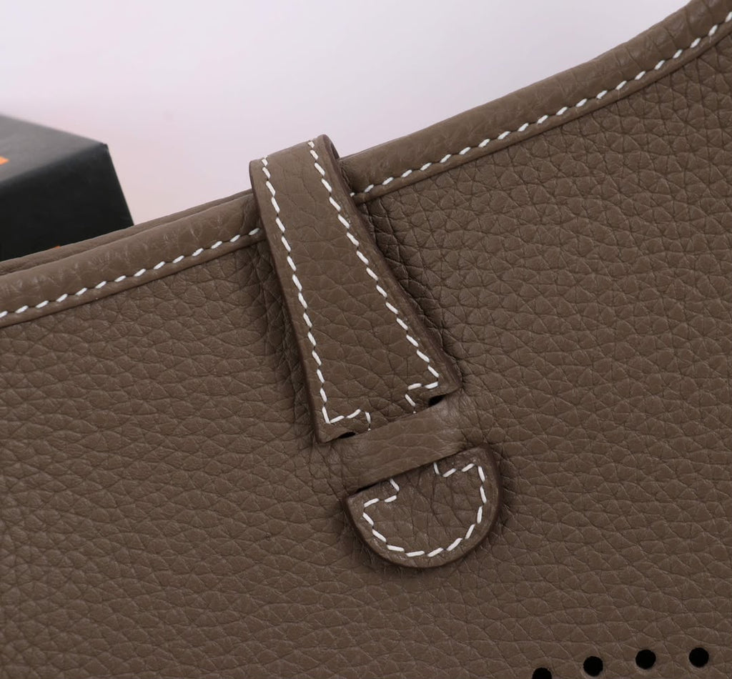 Bolsa Hermes Evelyne III Brown 29cm .