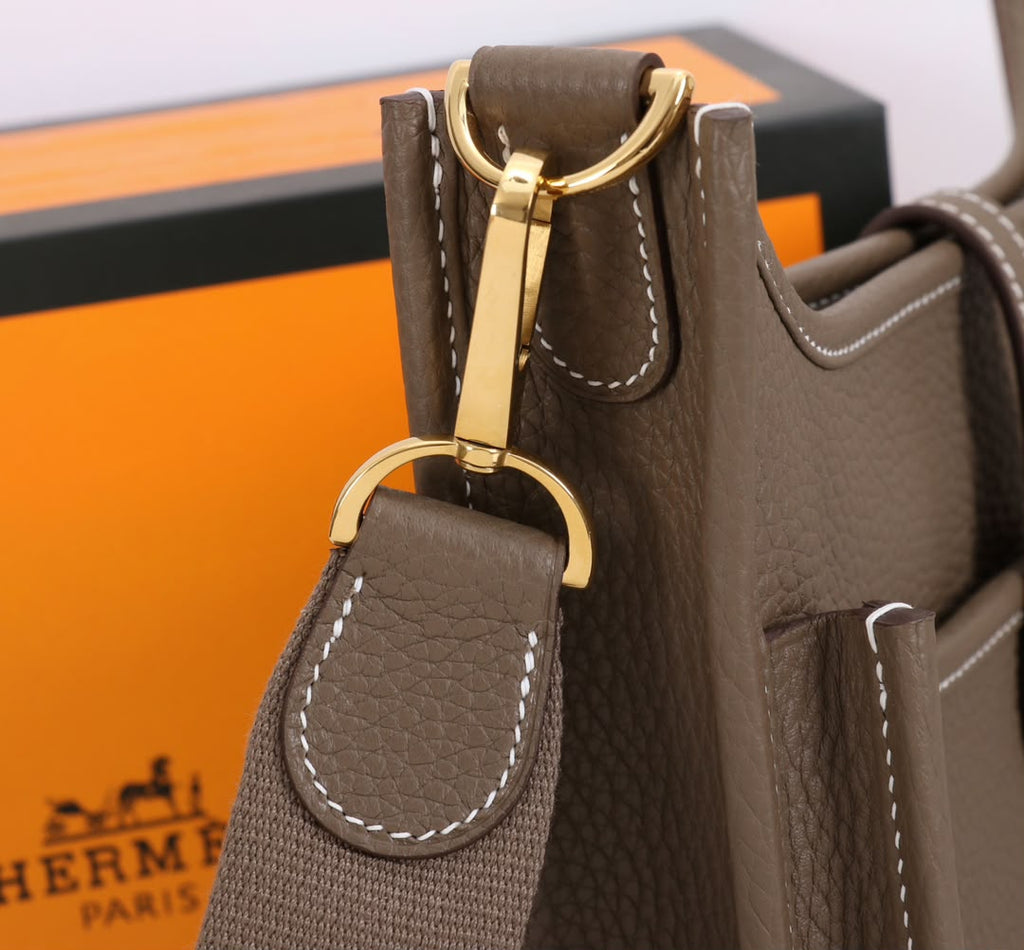 Bolsa Hermes Evelyne III Brown 29cm .